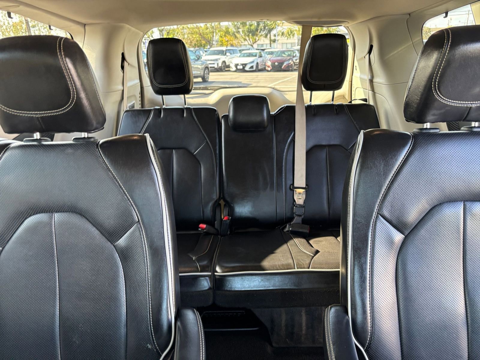 Used 2022 Chrysler Pacifica Limited FWD image 31