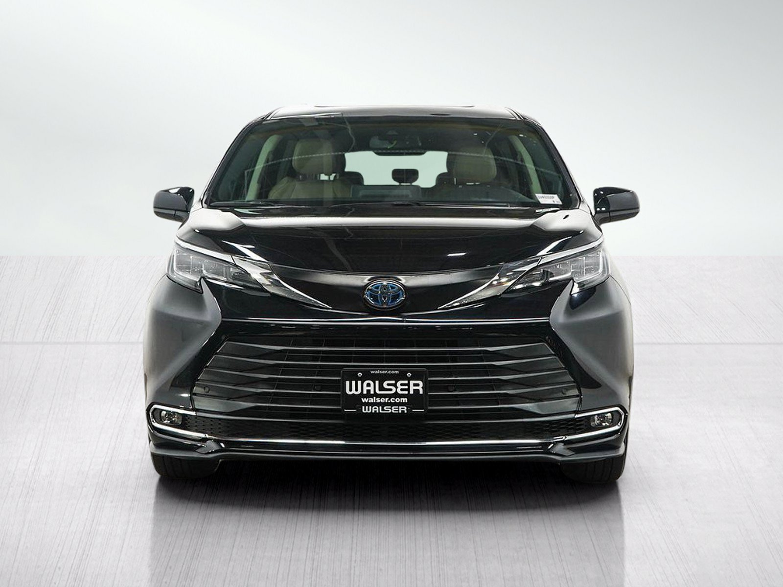 Used 2023 Toyota Sienna XLE w/ XLE Plus Package AWD/4WD image 8