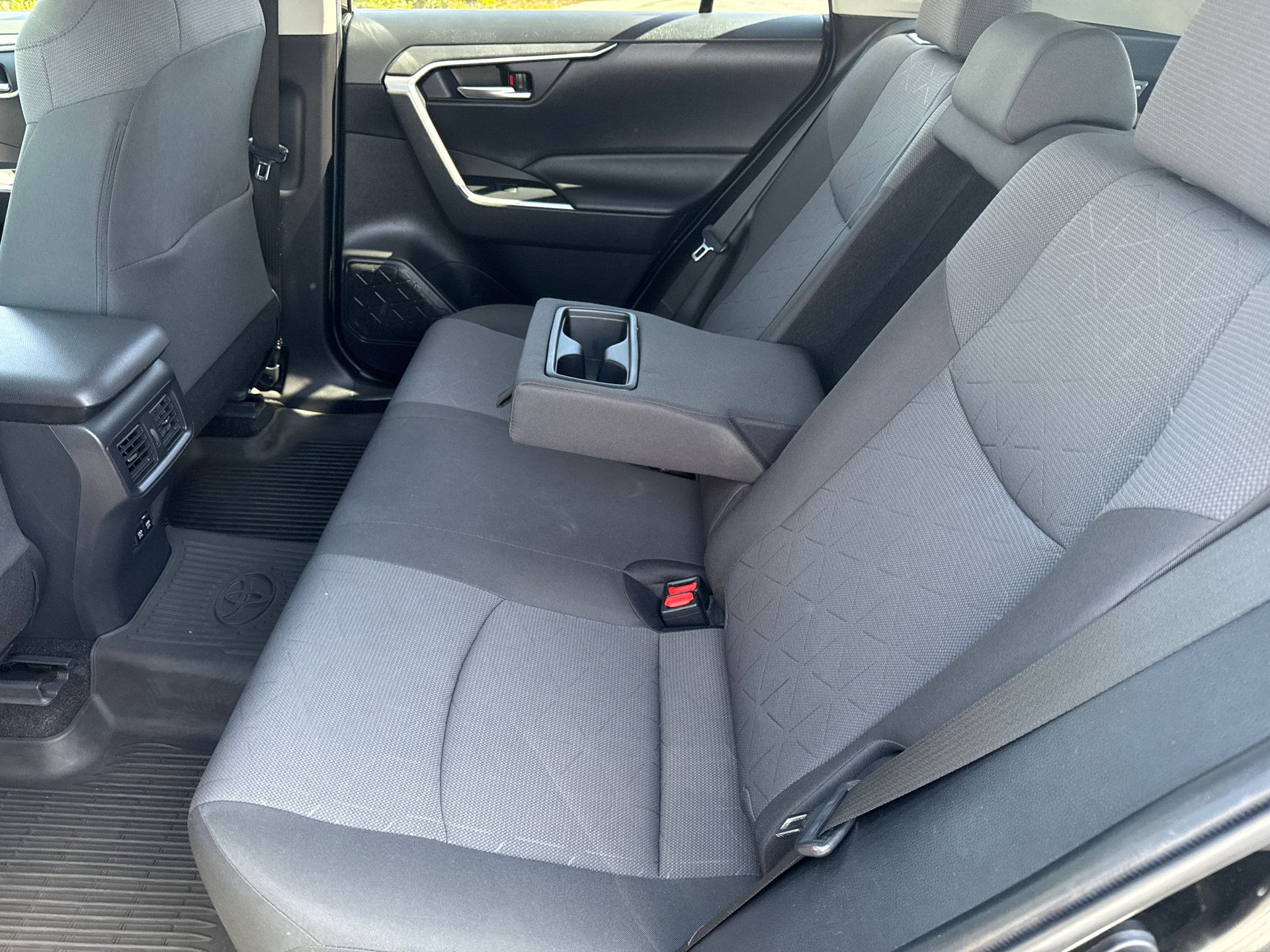 Used 2020 Toyota RAV4 XLE w/ All Weather Liner Package image 17