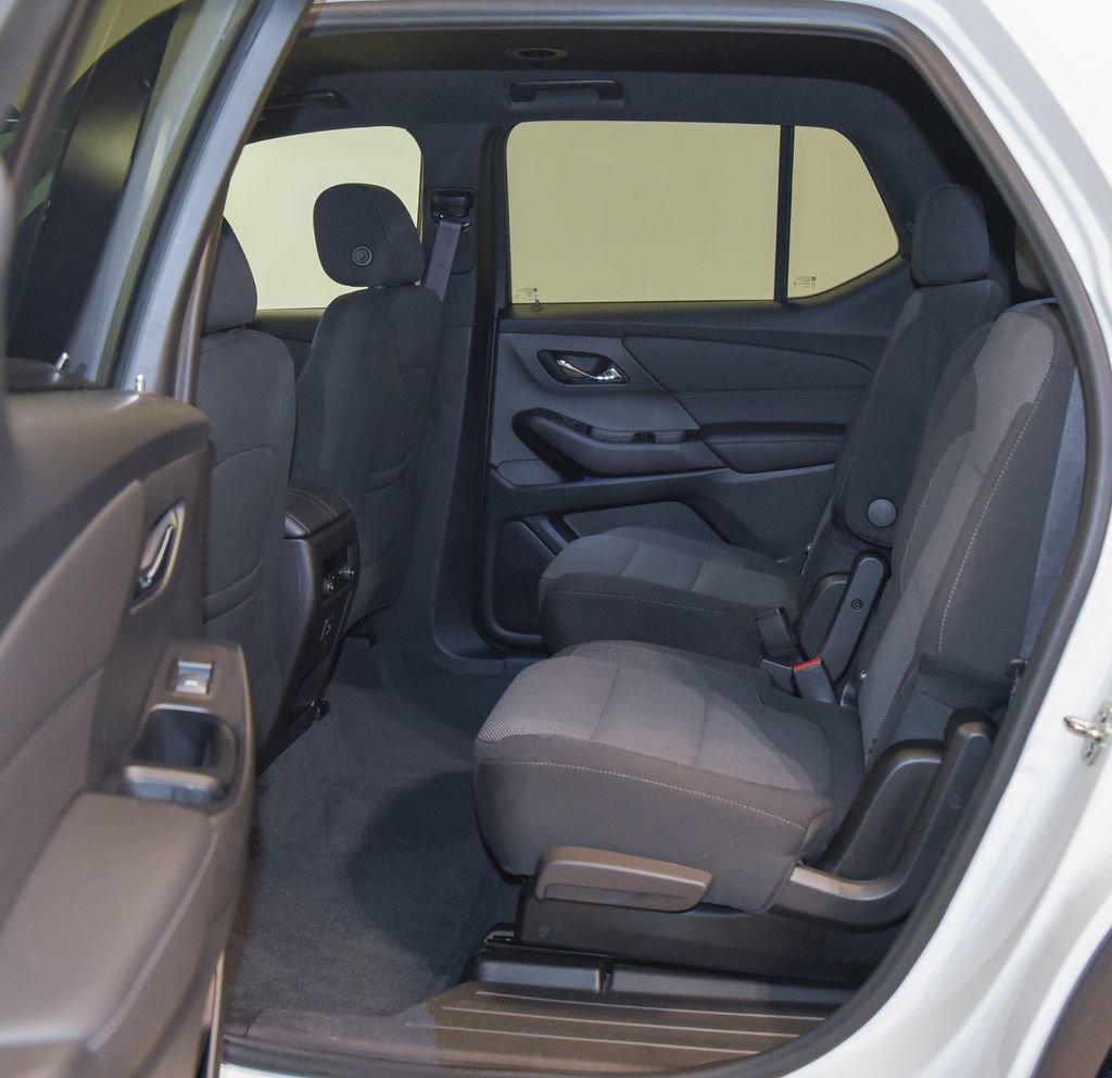Used 2023 Chevrolet Traverse LT image 4