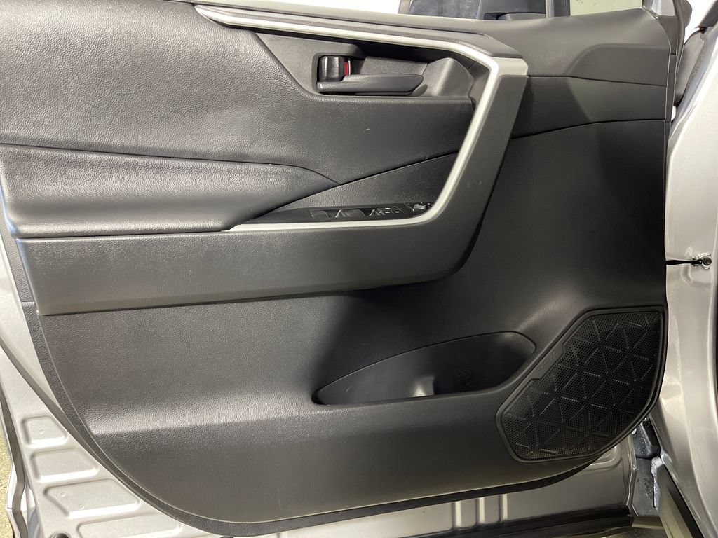Certified 2021 Toyota RAV4 LE FWD image 17