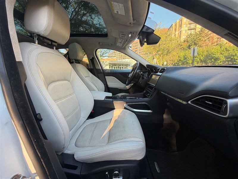 Used 2019 Jaguar F-PACE Prestige AWD/4WD image 39
