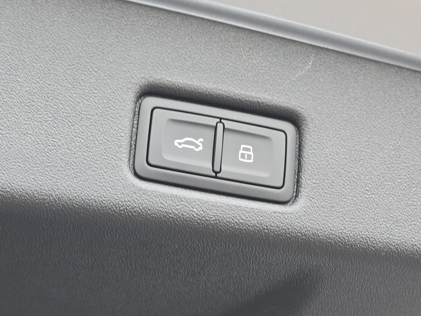 New 2026 Audi Q5 Premium image 16