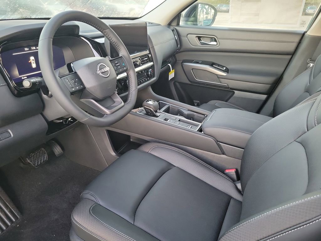 New 2026 Nissan Pathfinder SL image 7