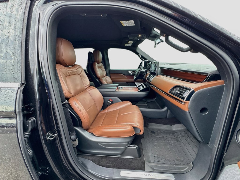 Used 2023 Lincoln Navigator Reserve AWD/4WD image 31