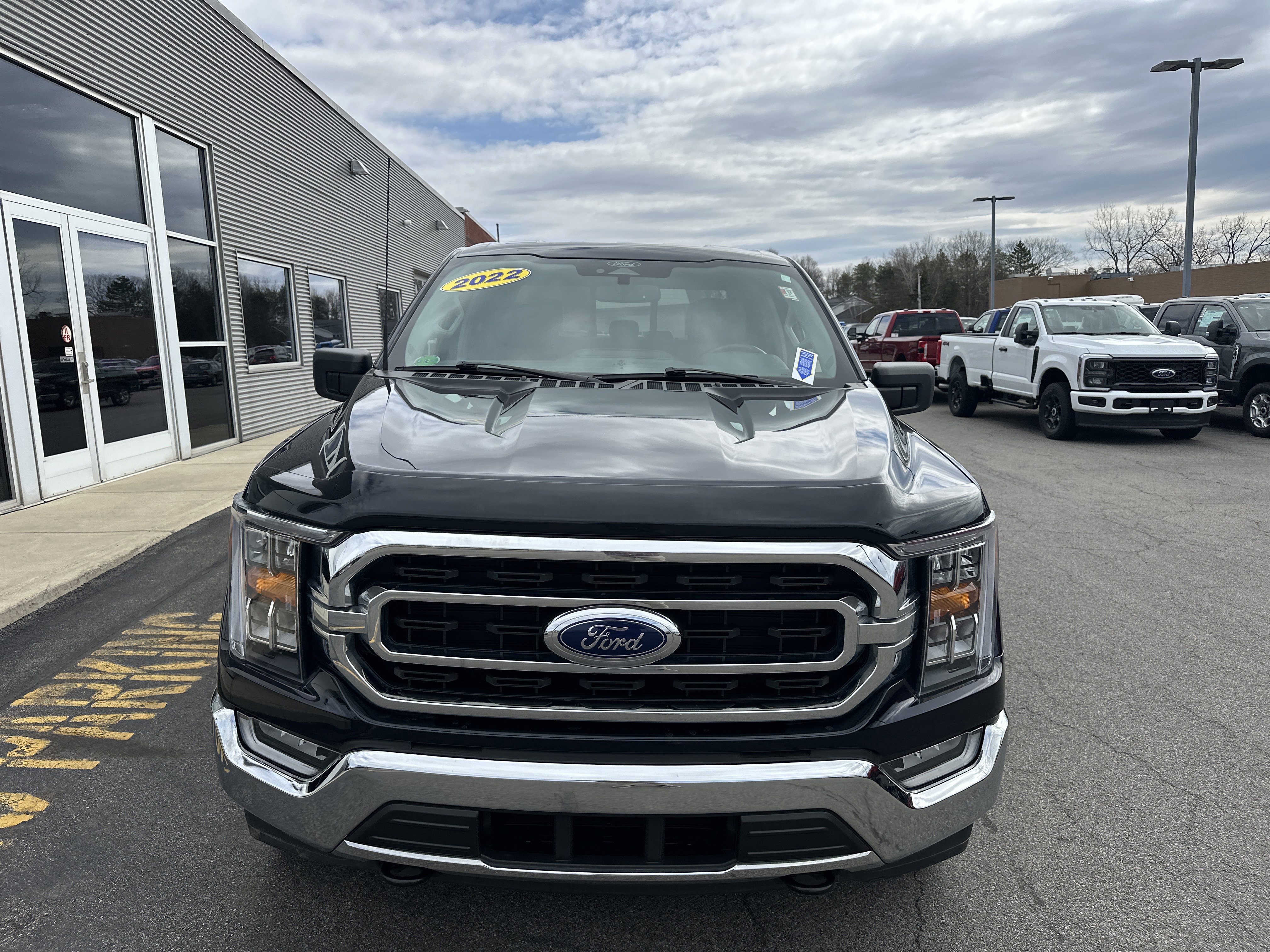 Used 2022 Ford F150 XLT w/ Equipment Group 302A High AWD/4WD image 9