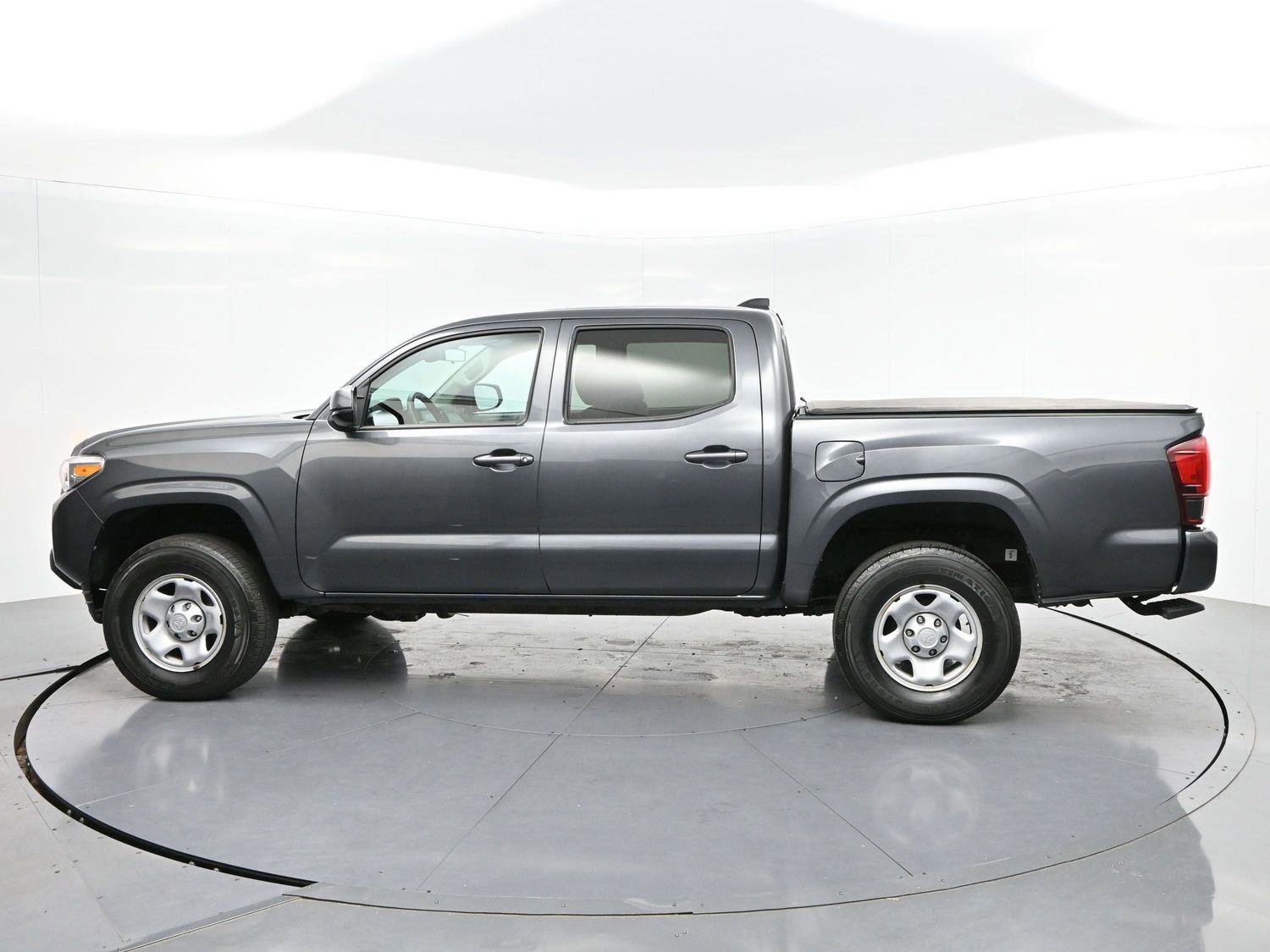 Used 2023 Toyota Tacoma SR AWD/4WD image 4