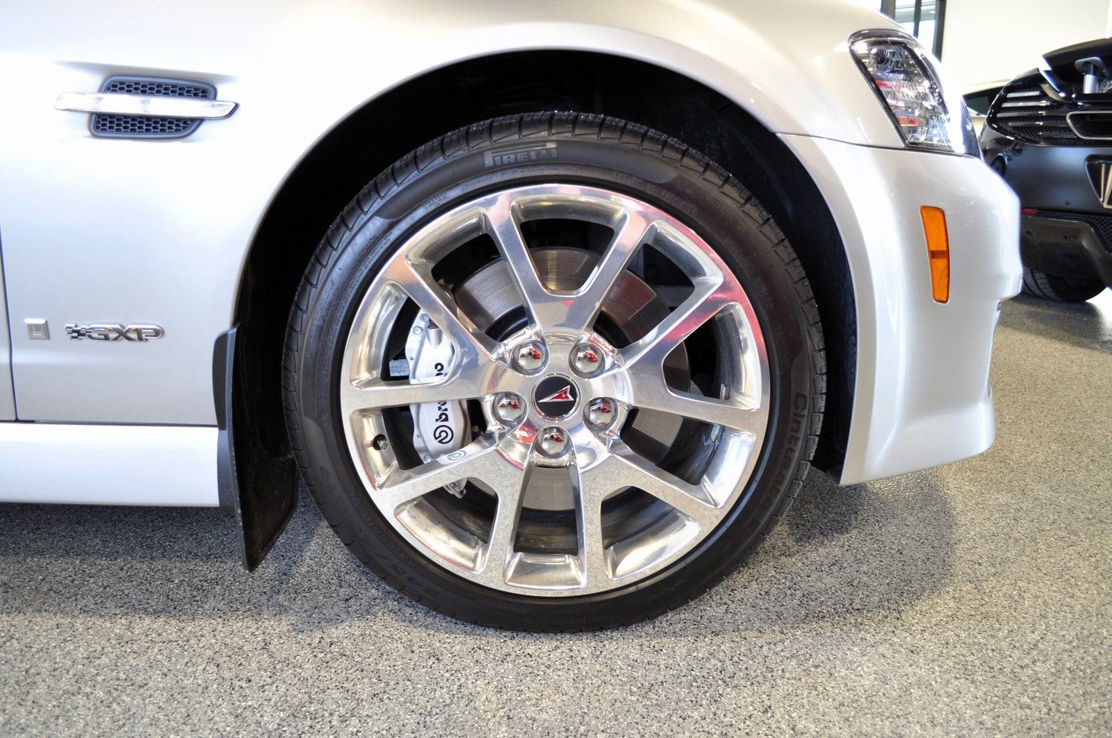 Used 2009 Pontiac G8 GXP image 15