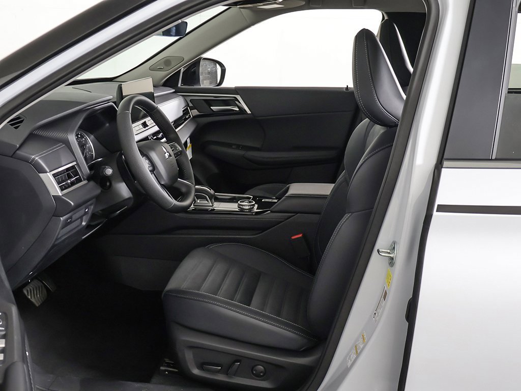 New 2025 Mitsubishi Outlander Trail Edition image 30