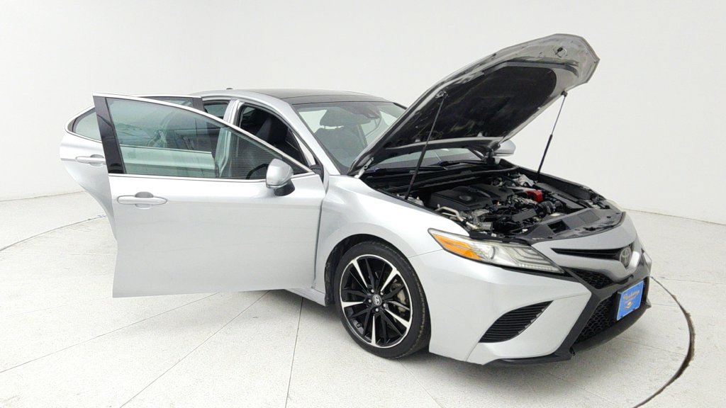 Used 2019 Toyota Camry XSE FWD image 9