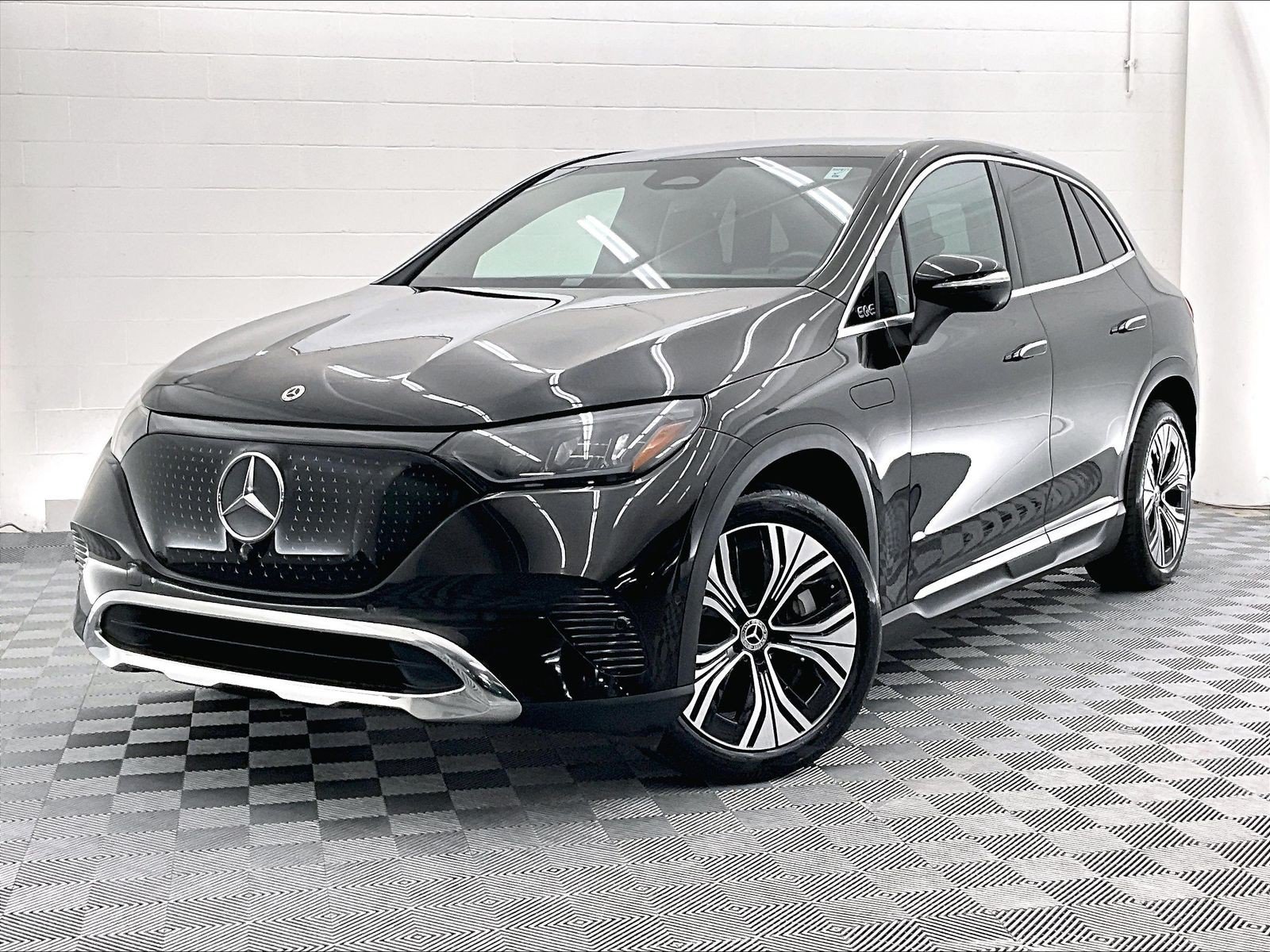 Used 2023 Mercedes-Benz EQE 350+ 4MATIC SUV image 12