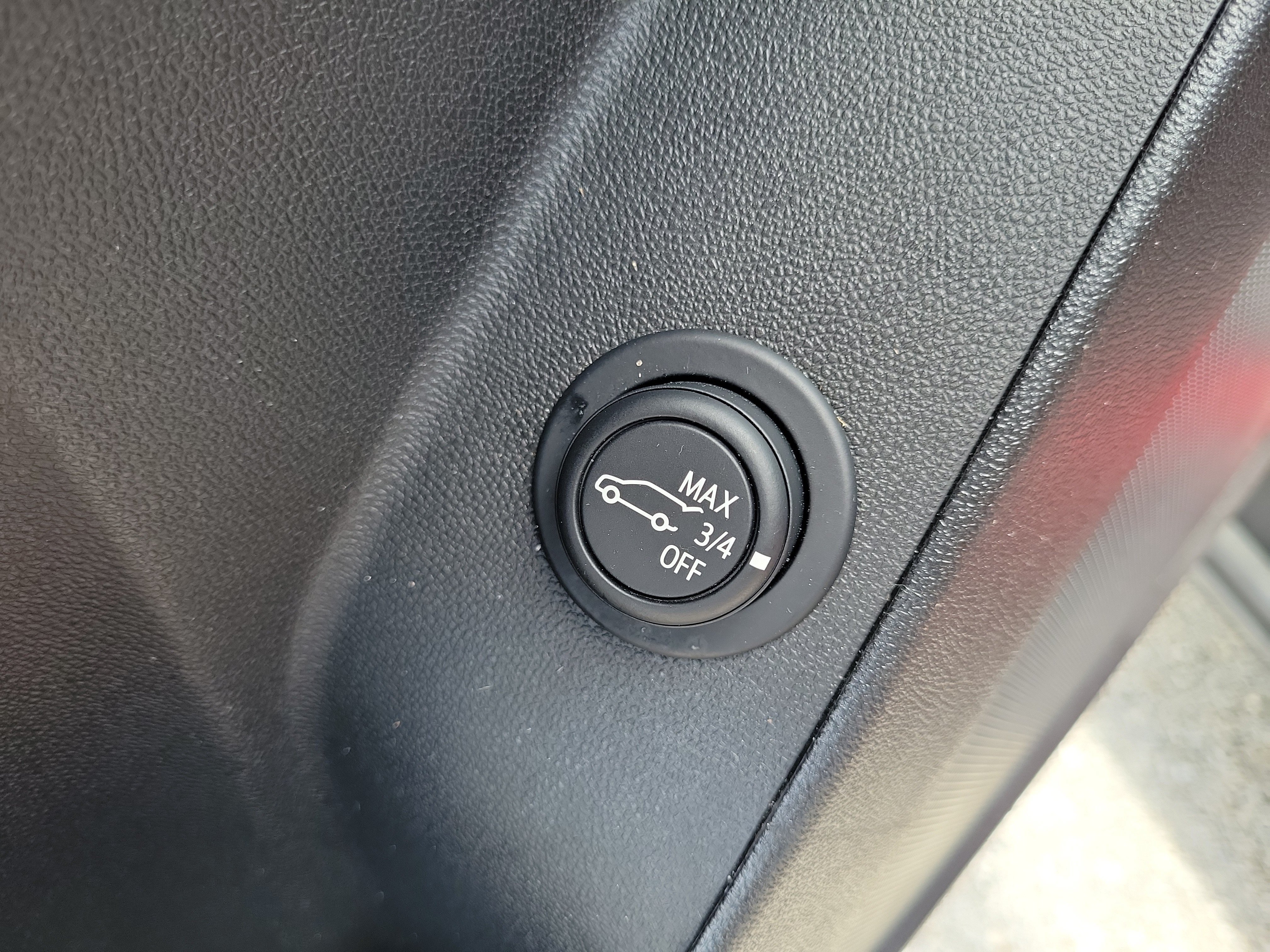 Used 2024 Chevrolet Equinox RS FWD image 11