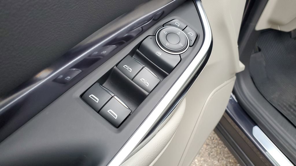 Certified 2023 Cadillac XT4 Luxury image 16