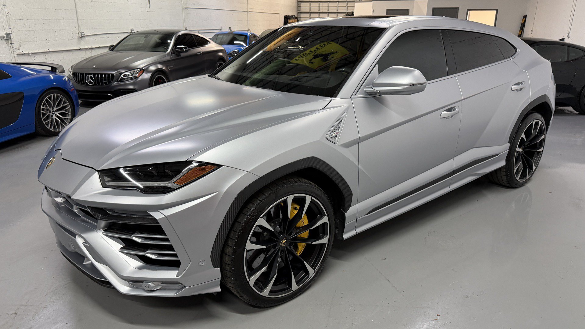 Used 2022 Lamborghini Urus AWD/4WD image 30
