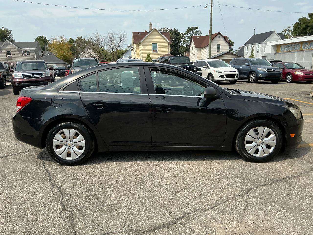 Used 2012 Chevrolet Cruze LS w/ Connectivity Package FWD image 3