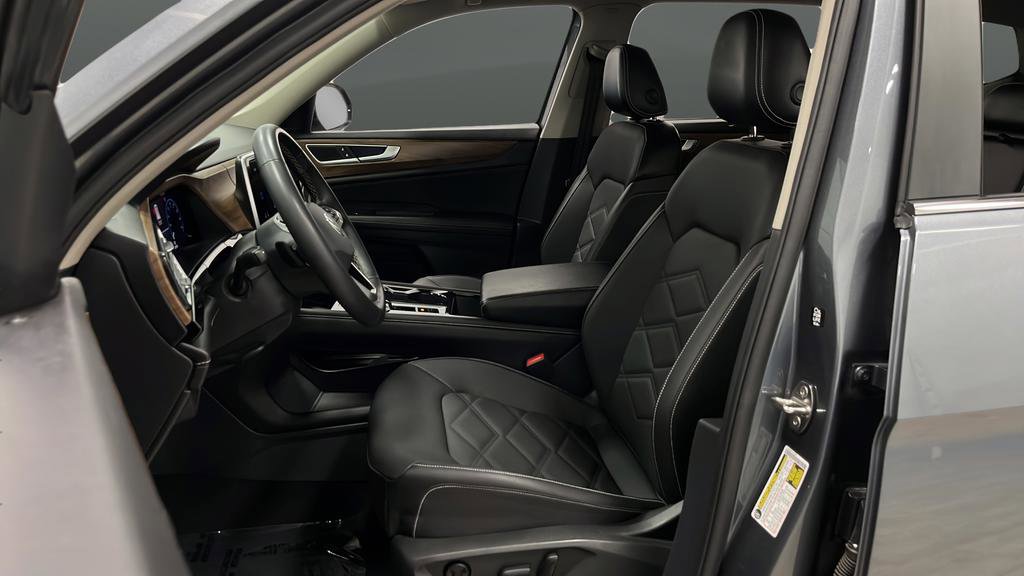 Used 2024 Volkswagen Atlas SE AWD/4WD image 9