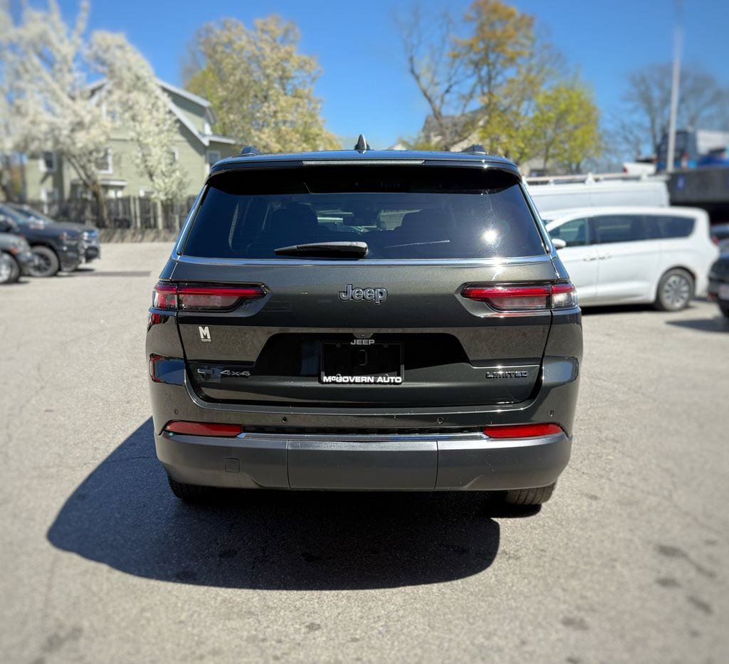 Used 2022 Jeep Grand Cherokee L Limited AWD/4WD image 10