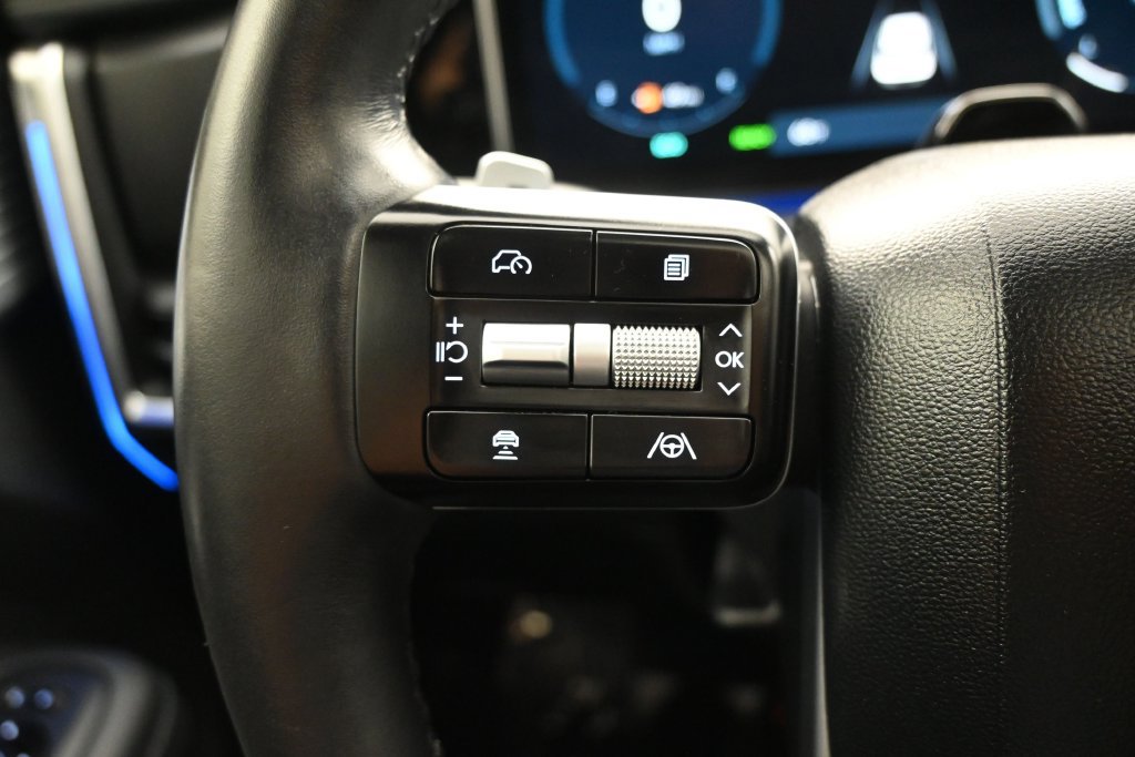 Used 2025 Hyundai Santa Fe Limited FWD image 20