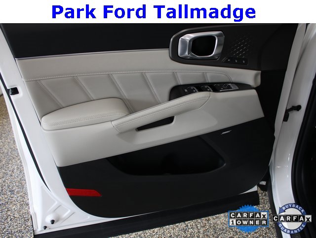 Used 2025 Kia Sorento SX Prestige image 11