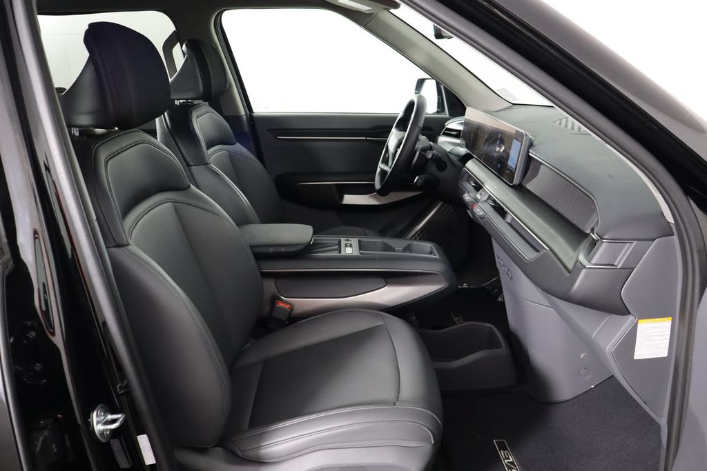 Used 2024 Kia EV9 Light Long Range RWD image 19