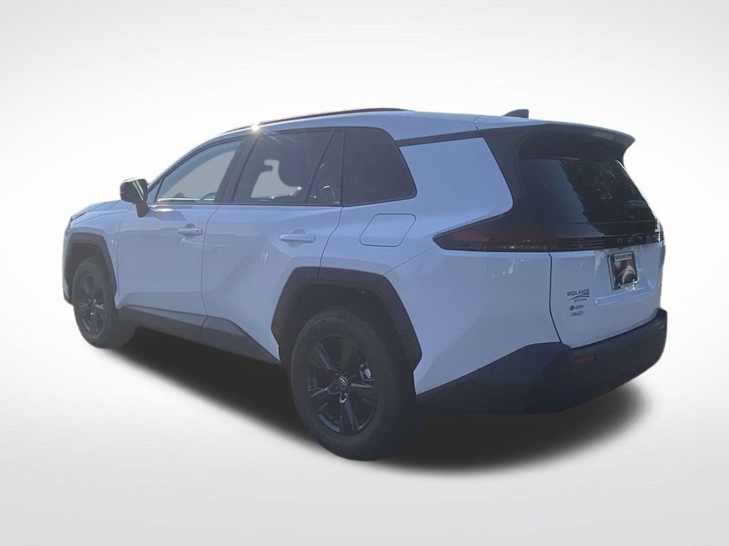 Used 2026 Toyota RAV4 LE AWD/4WD image 4