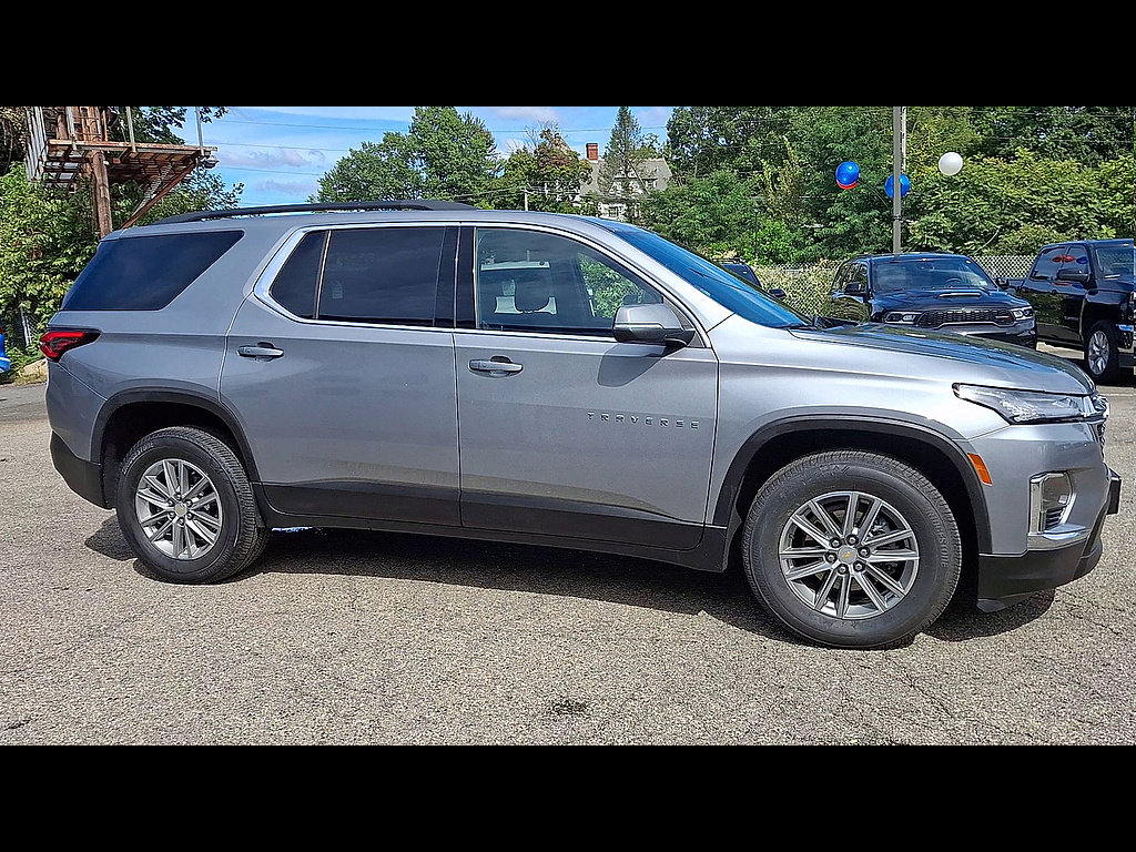 Certified 2023 Chevrolet Traverse LT w/ LPO, Floor Liner Package AWD/4WD image 2