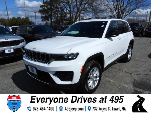 Used 2025 Jeep Grand Cherokee Laredo X AWD/4WD image 1