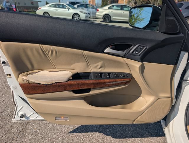 Used 2011 Honda Accord EX-L image 9