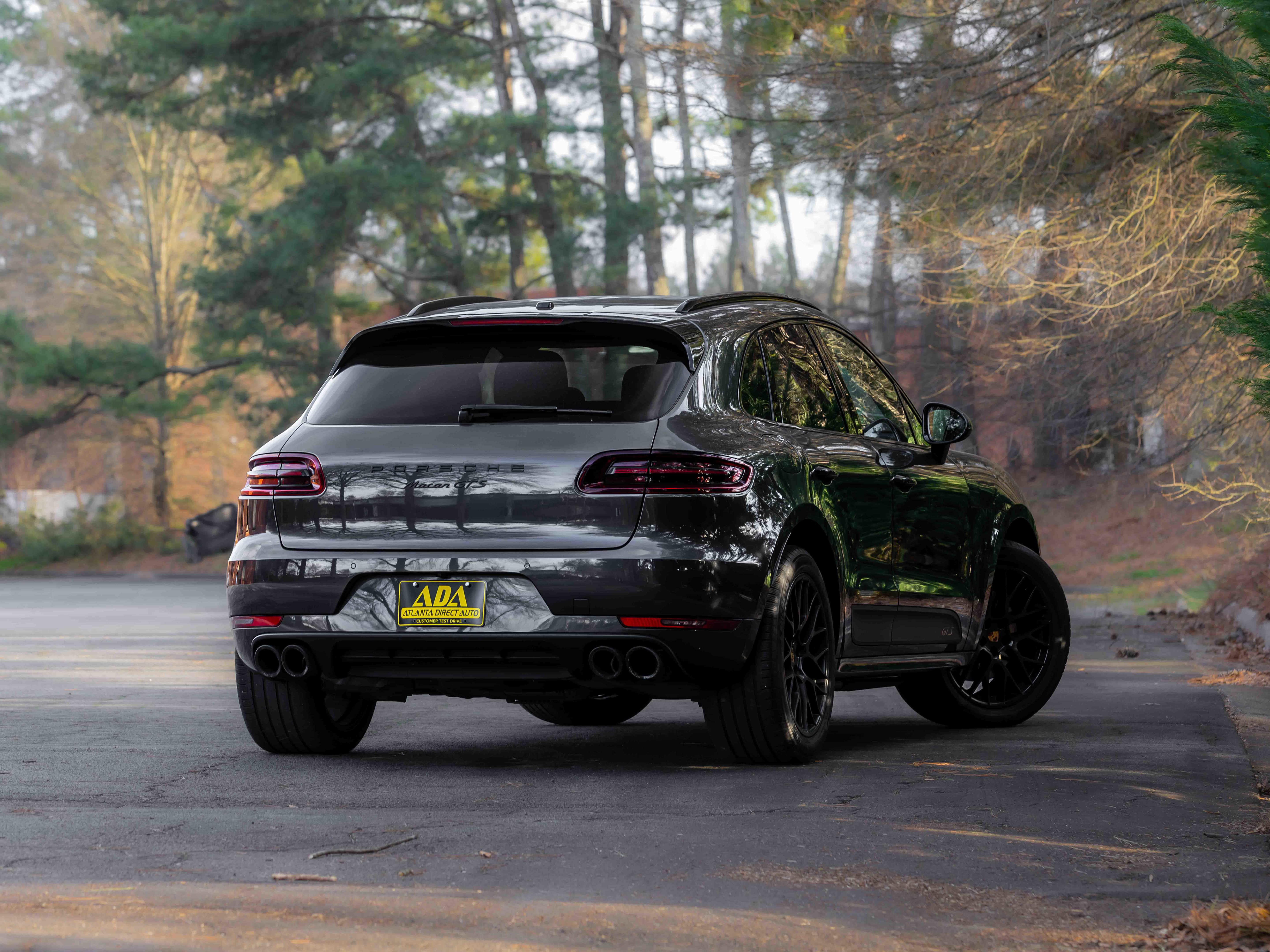 Used 2017 Porsche Macan GTS AWD/4WD image 4