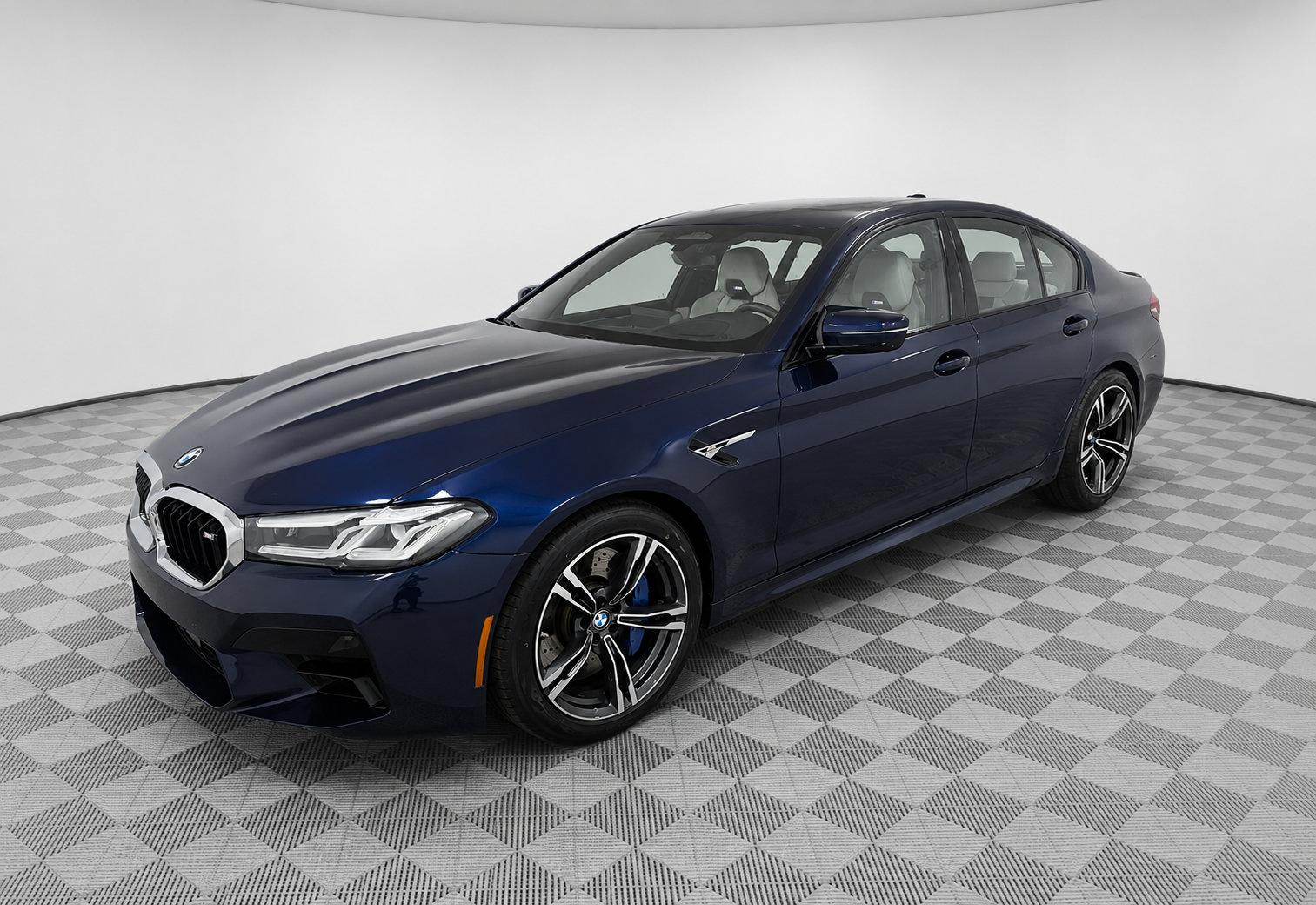 Used 2023 BMW M5 w/ Executive Package AWD/4WD image 3