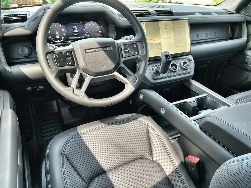 Used 2026 Land Rover Defender 110 S AWD/4WD image 13