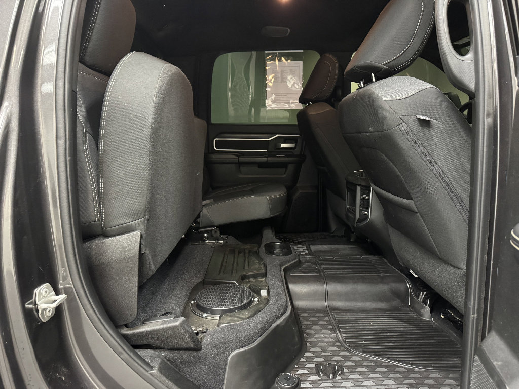 Used 2024 RAM 2500 Big Horn w/ Night Edition AWD/4WD image 15