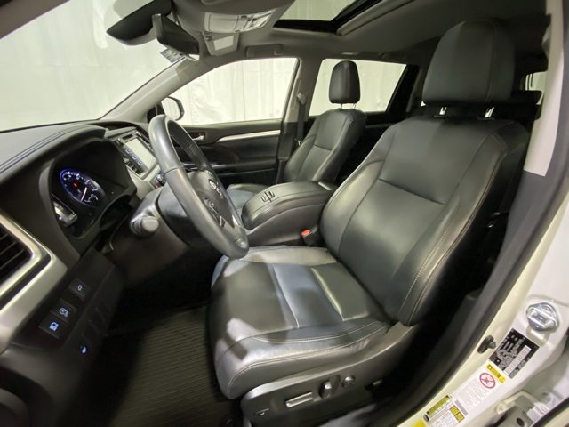 Certified 2017 Toyota Highlander XLE image 10