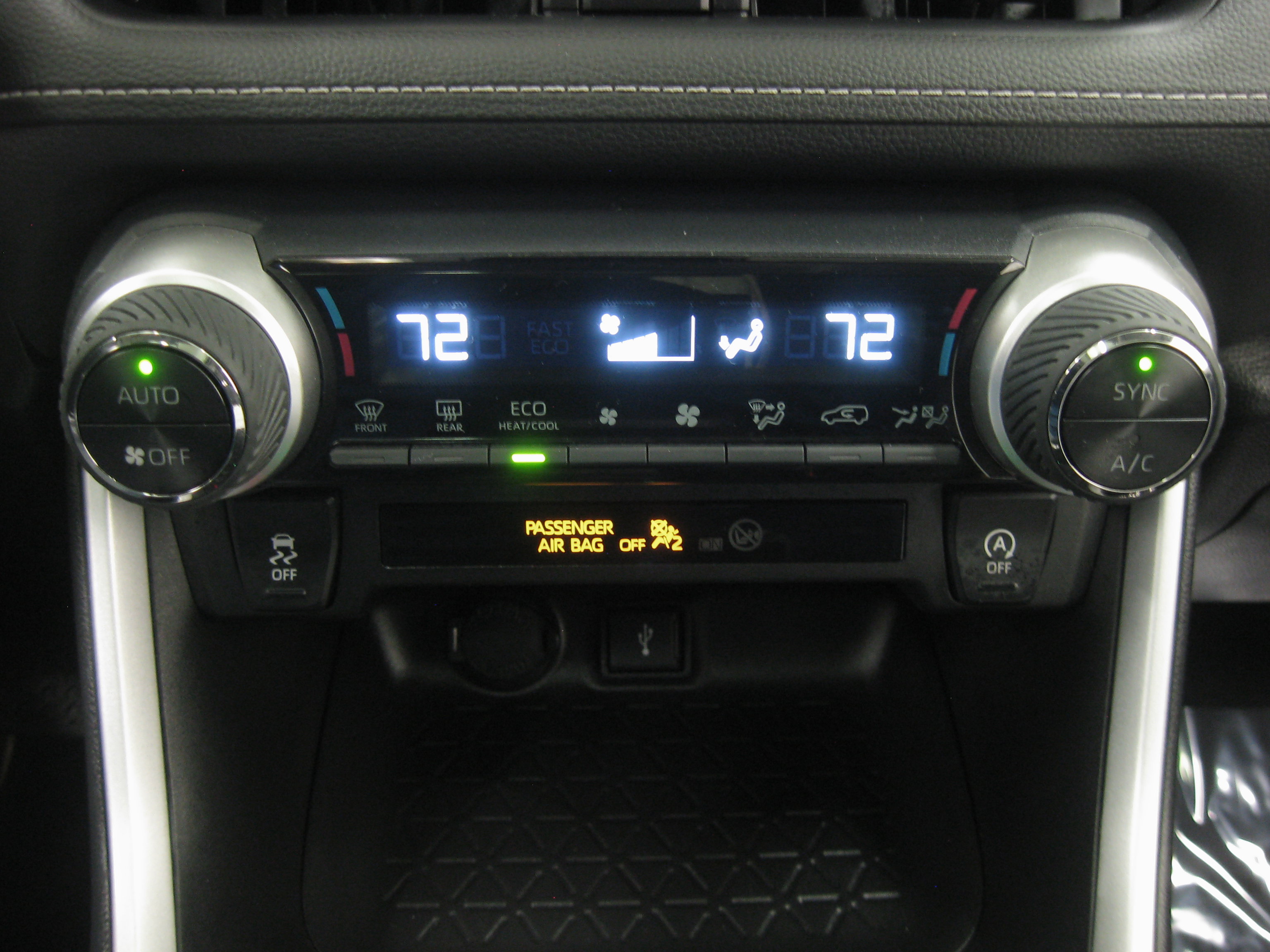 Used 2021 Toyota RAV4 XLE w/ Convenience Package image 17