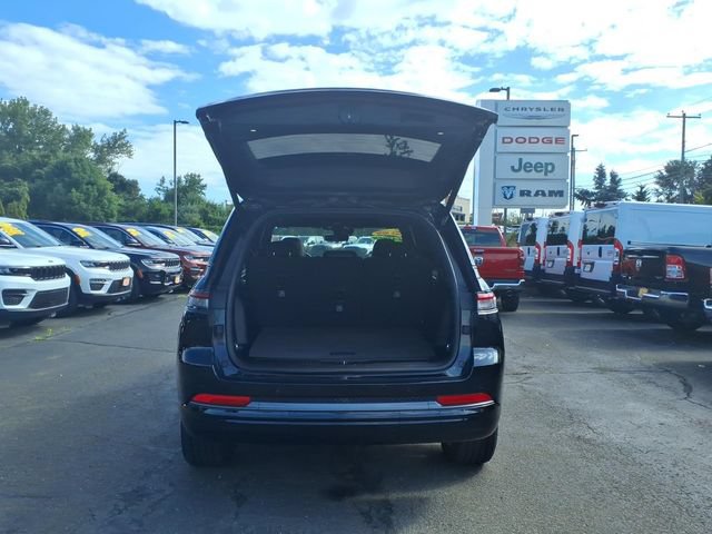 Certified 2023 Jeep Grand Cherokee Limited AWD/4WD image 7