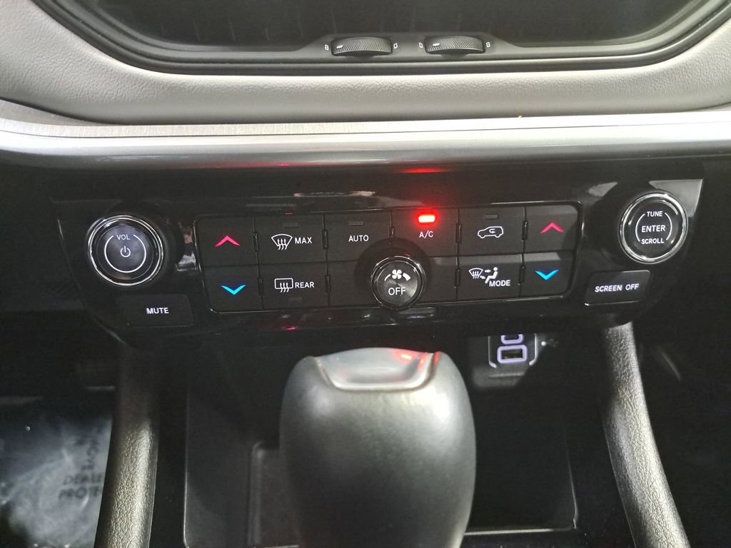 Certified 2025 Jeep Compass Limited AWD/4WD image 21