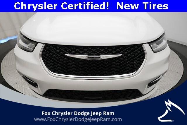 Certified 2024 Chrysler Pacifica Touring-L image 22