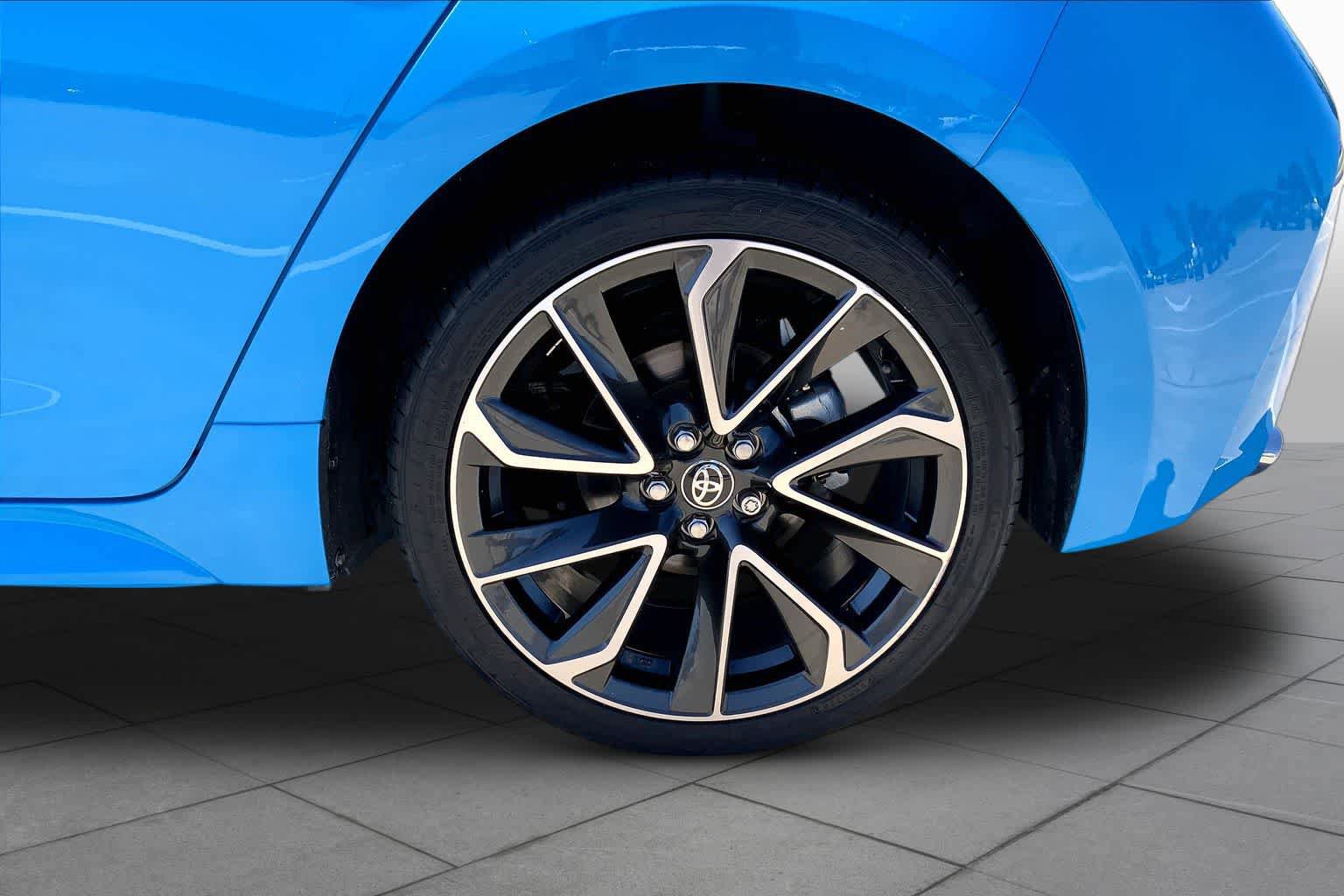 Used 2022 Toyota Corolla XSE FWD image 11