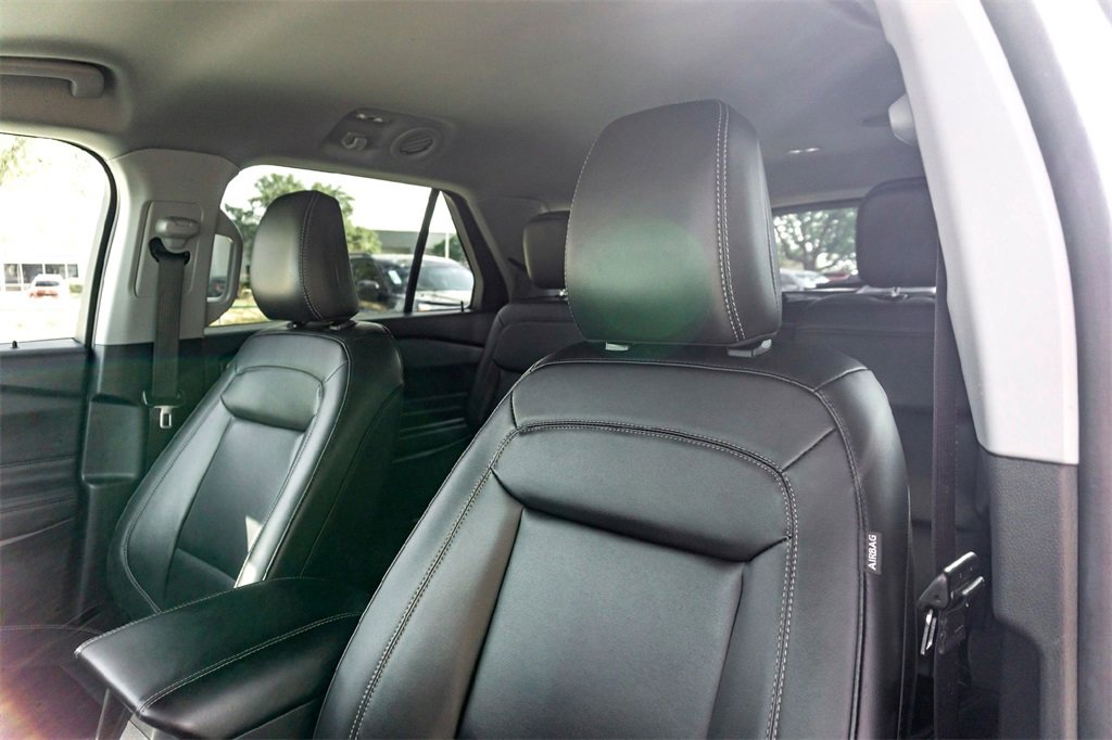 Used 2024 Ford Explorer XLT w/ Equipment Group 202A image 13