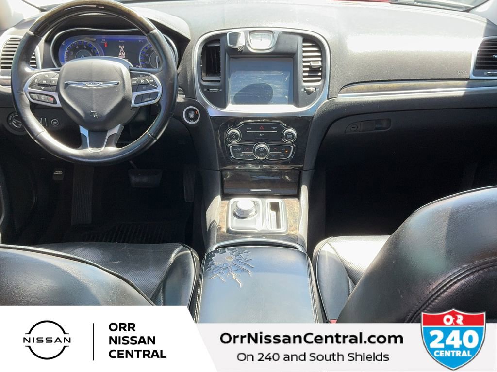 Used 2017 Chrysler 300 C RWD image 15