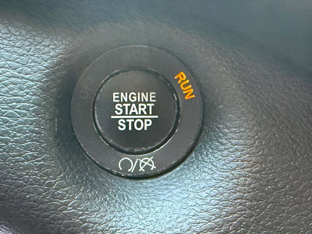 Used 2020 Jeep Cherokee Limited FWD image 27