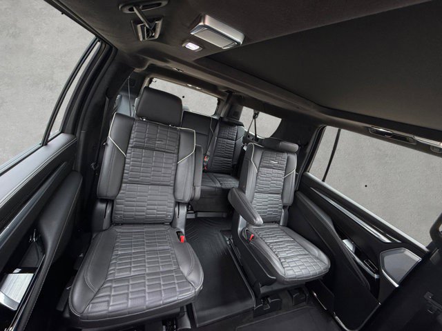Certified 2025 Cadillac Escalade ESV V AWD/4WD image 19