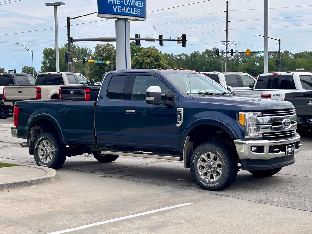 Used 2017 Ford F350 Lariat AWD/4WD image 7