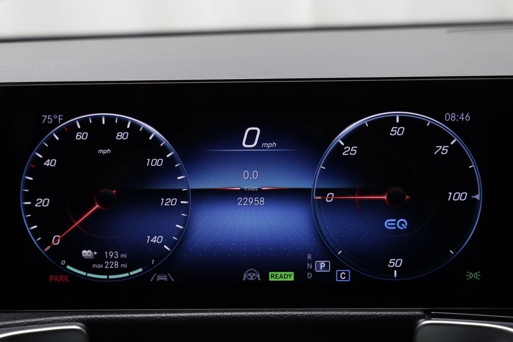 Used 2023 Mercedes-Benz EQB 300 4MATIC w/ Pinnacle Package image 9