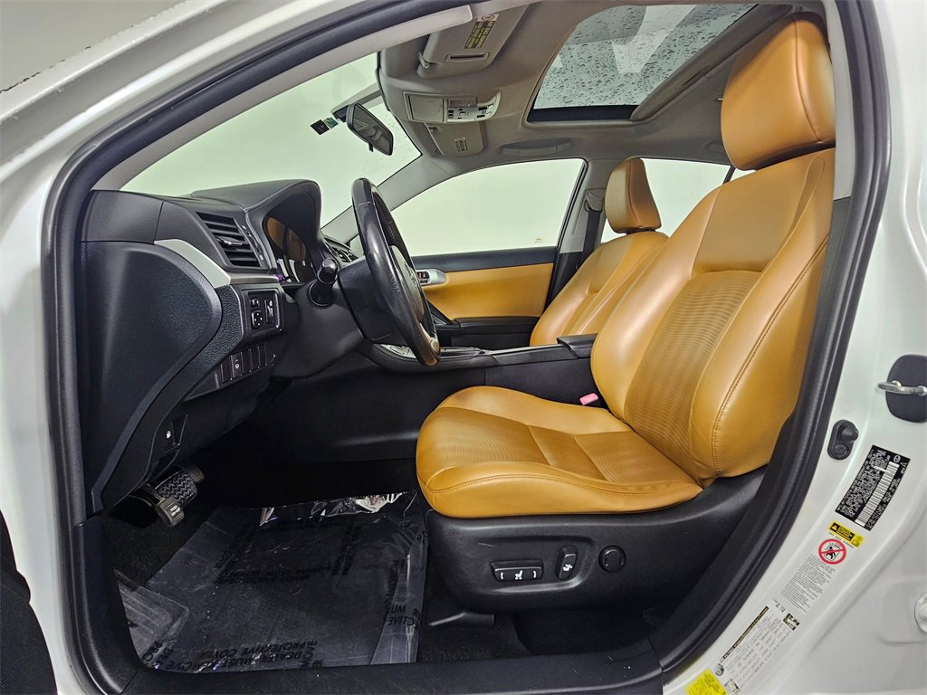 Used 2011 Lexus CT 200h image 21