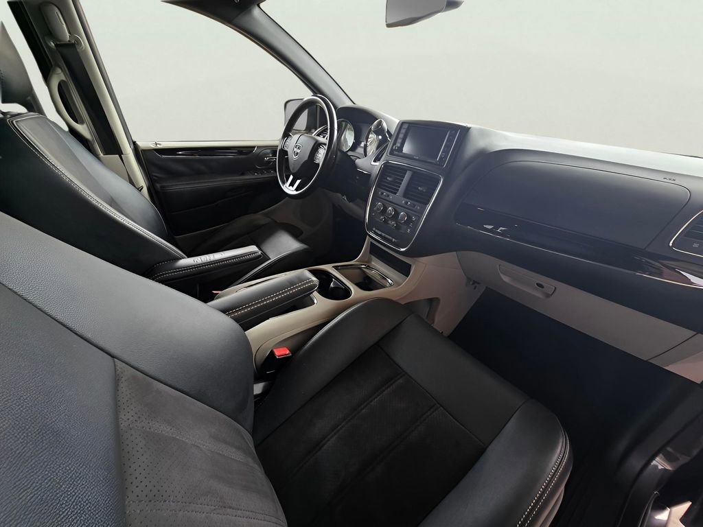 Used 2020 Dodge Grand Caravan SXT image 57