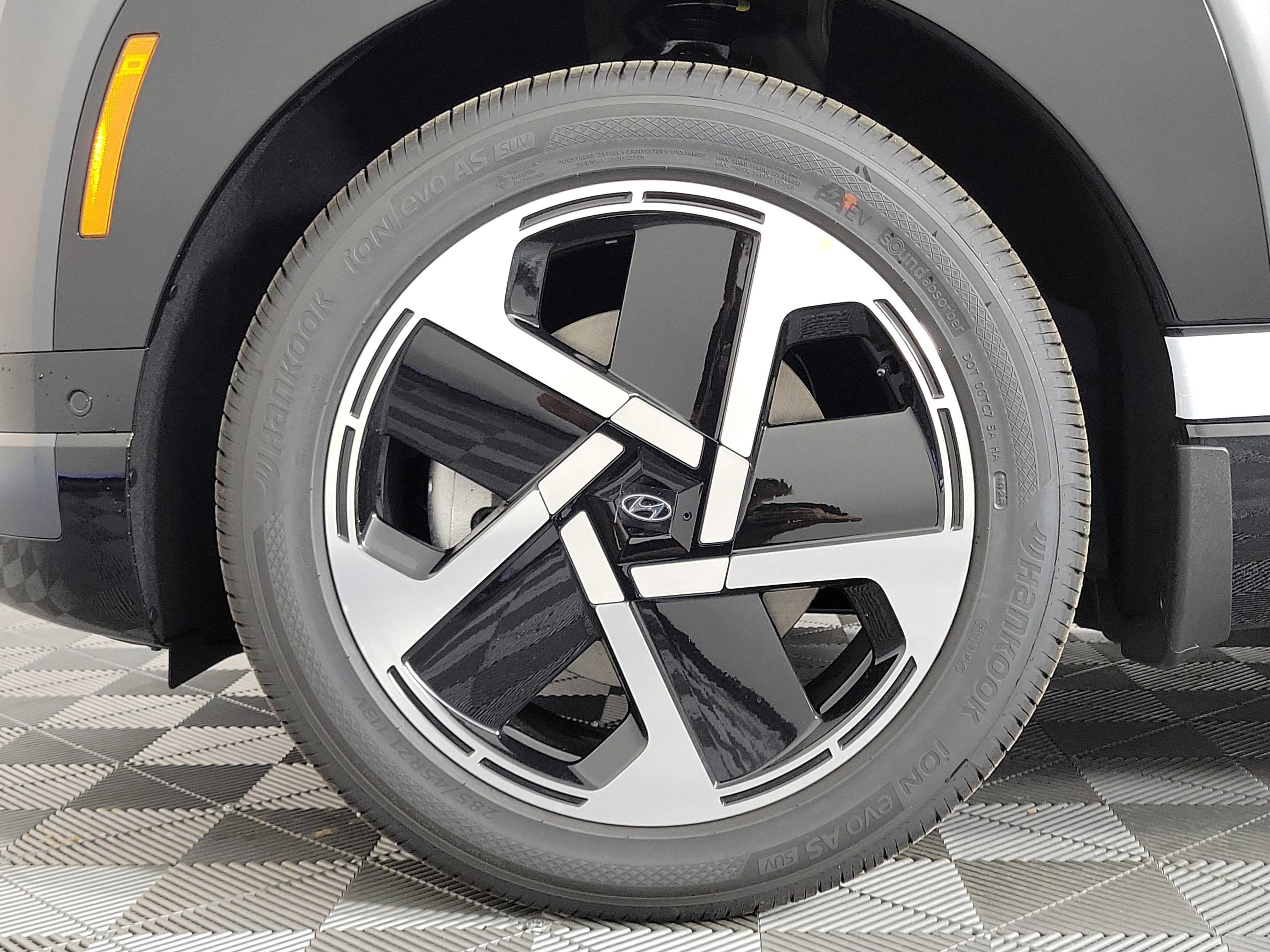 New 2026 Hyundai Ioniq 9 Limited image 35