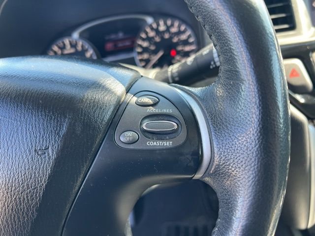 Used 2017 Nissan Pathfinder SV image 16