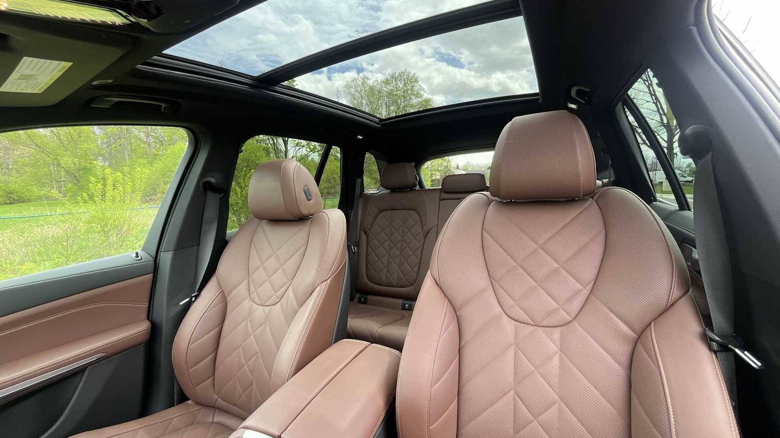 Used 2025 BMW X5 xDrive40i w/ Premium Package AWD/4WD image 9