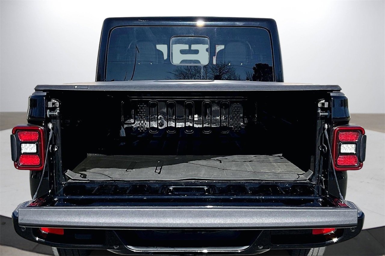 Certified 2021 Jeep Gladiator Overland image 25
